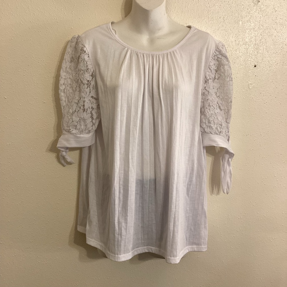 Carolyn Taylor Women’s Lace Sleeves Blouse Size Large